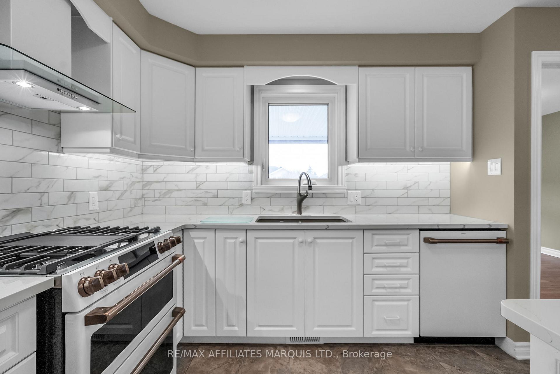 Photo 15 of 324 Glen Nora Drive, Cornwall — HOMEH