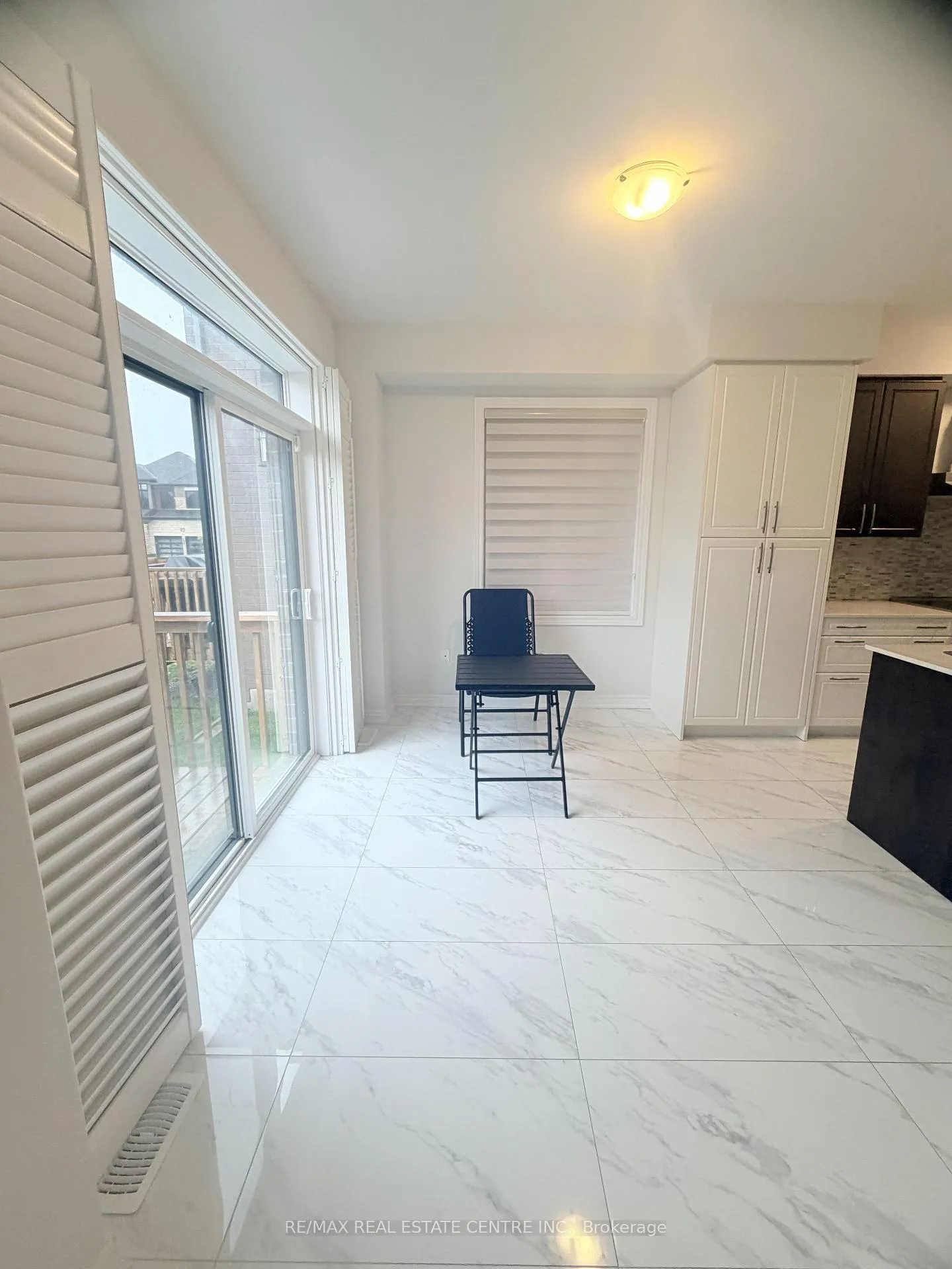 Photo 9 of 53 Woolacott Lane, Clarington, Bowmanville — HOMEH