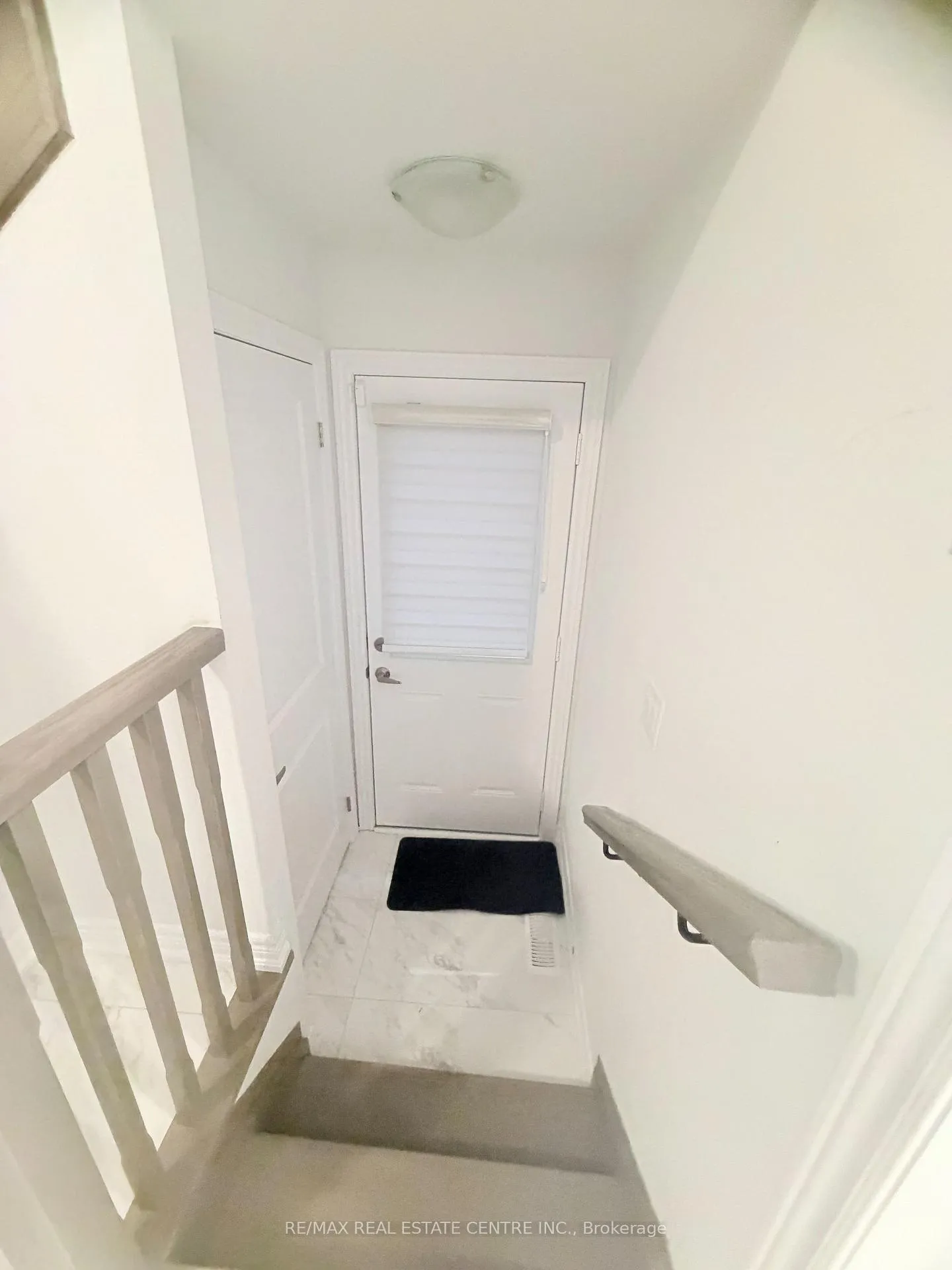 Photo 19 of 53 Woolacott Lane, Clarington, Bowmanville — HOMEH
