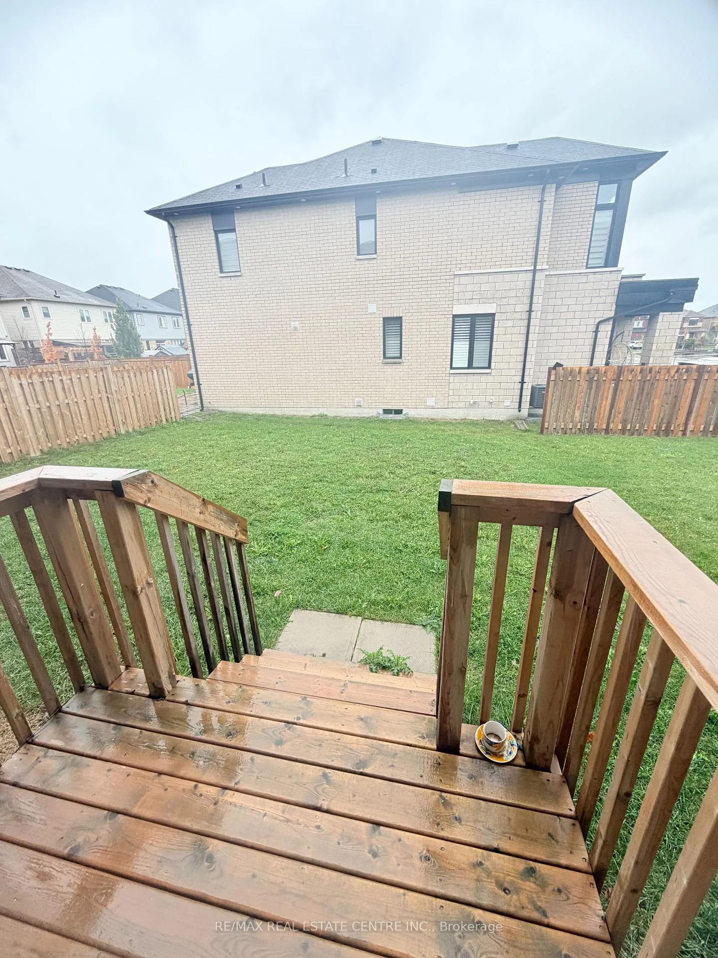 Photo 39 of 53 Woolacott Lane, Clarington, Bowmanville — HOMEH