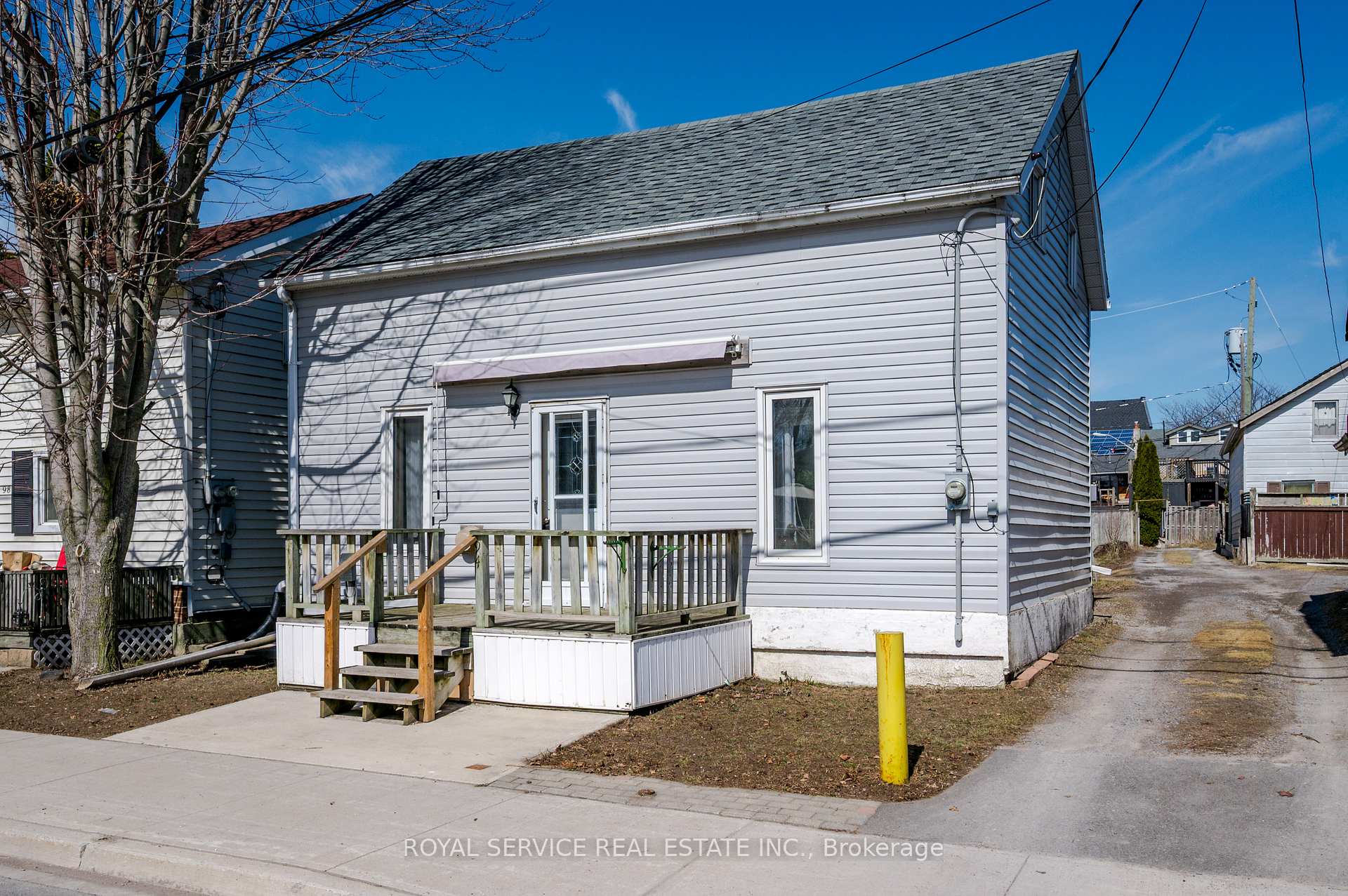 Photo 2 of 94 Albert Street, Cobourg — HOMEH