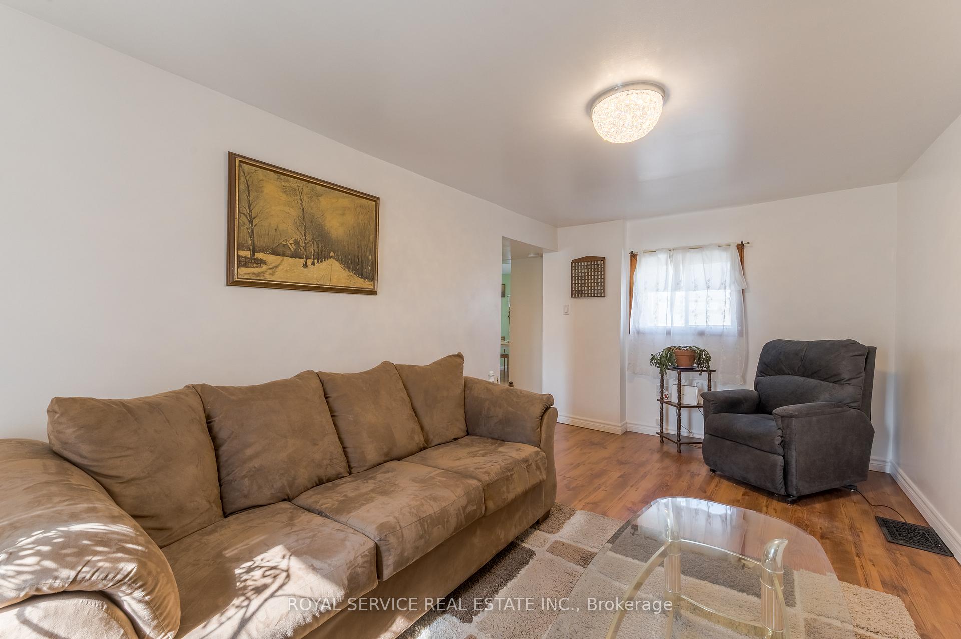 Photo 10 of 94 Albert Street, Cobourg — HOMEH