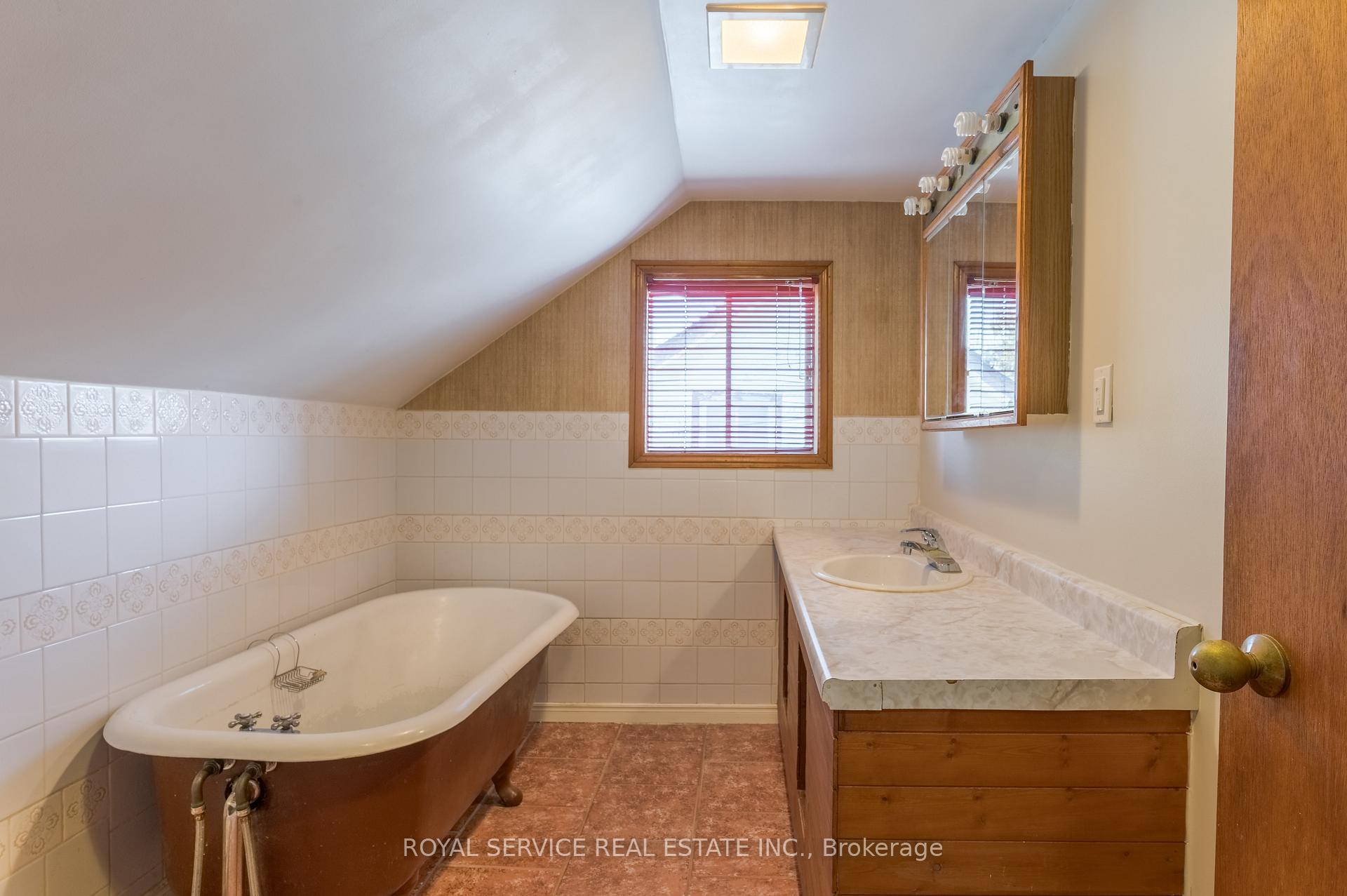 Photo 19 of 94 Albert Street, Cobourg — HOMEH