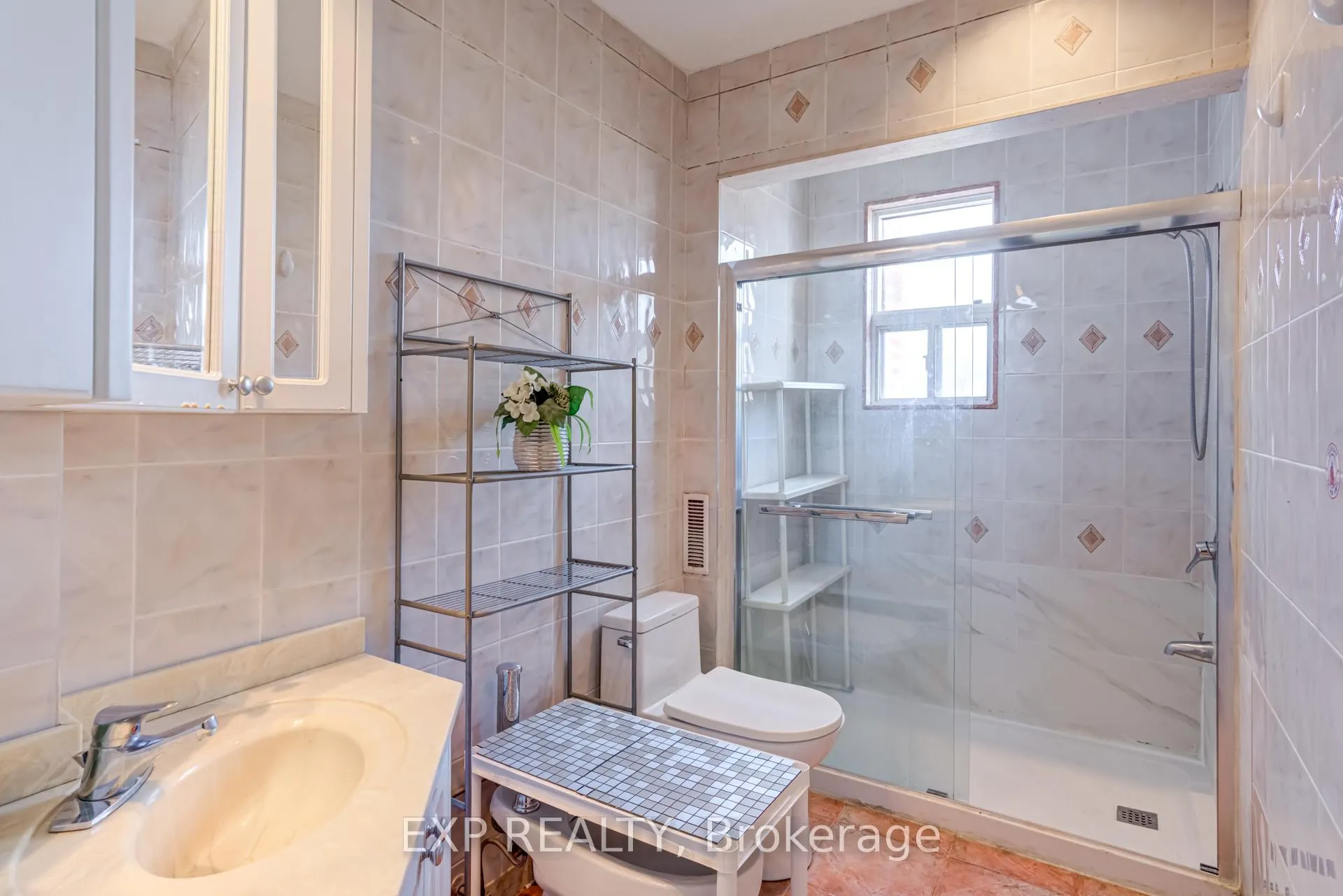 Photo 18 of Unit Main & 2nd, 211 Lauder Avenue, Toronto, Oakwood Village — HOMEH