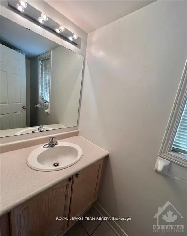 Photo 4 of 35 Rialto Way, Ottawa, Hunt Club Park/Greenboro — HOMEH