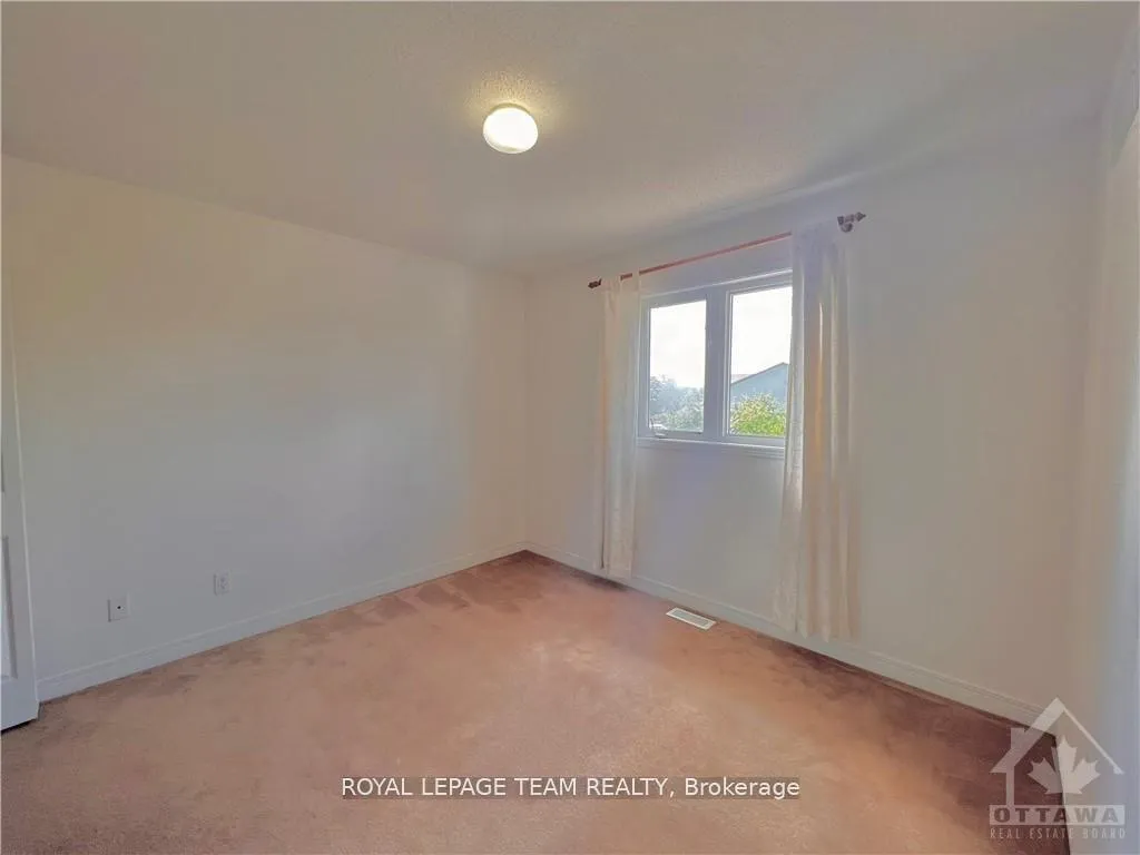 Photo 13 of 35 Rialto Way, Ottawa, Hunt Club Park/Greenboro — HOMEH