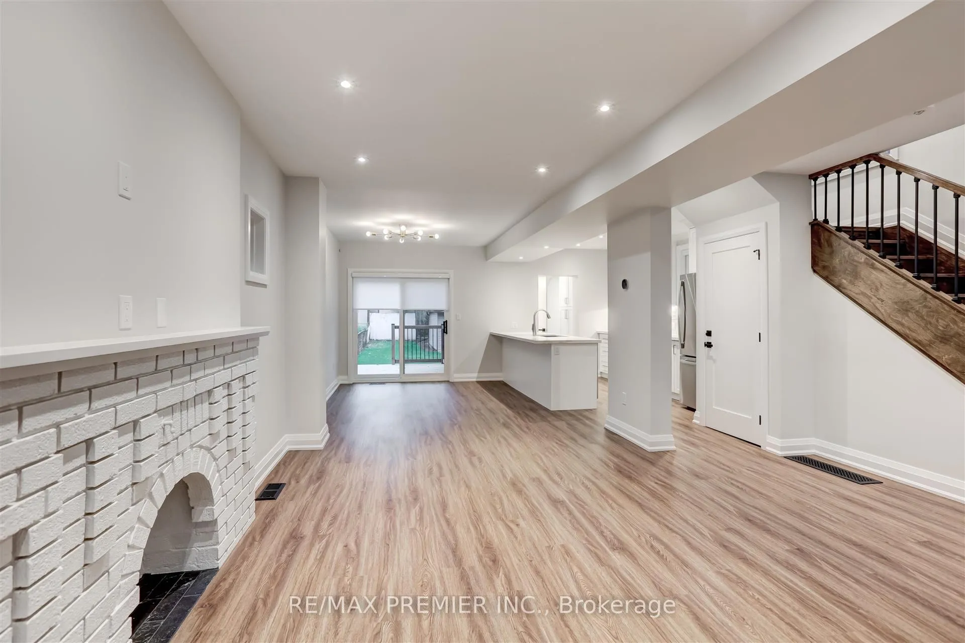 Photo 5 of 257 Westmount Avenue, Toronto, Oakwood Village — HOMEH