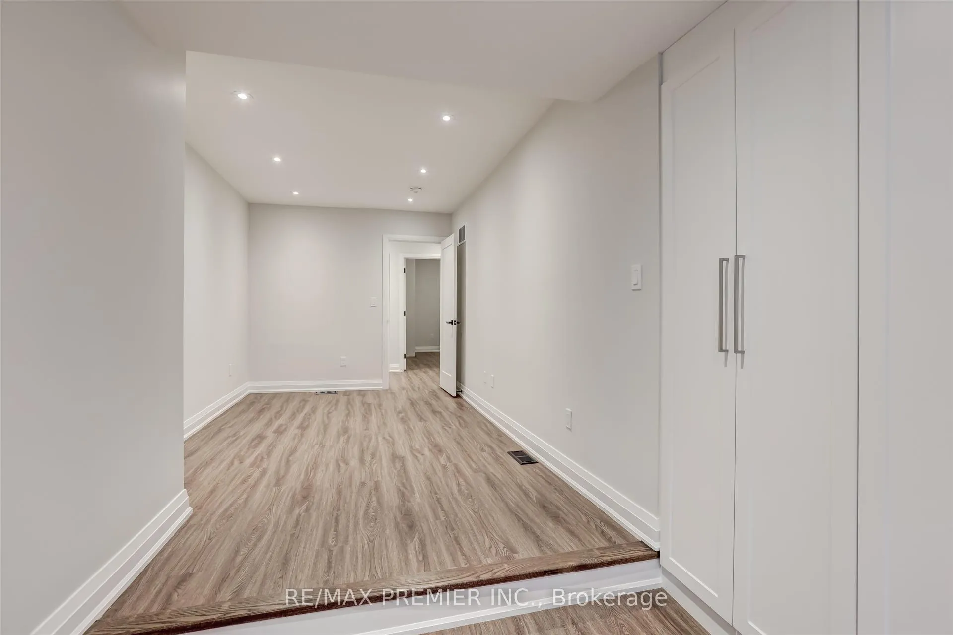 Photo 19 of 257 Westmount Avenue, Toronto, Oakwood Village — HOMEH