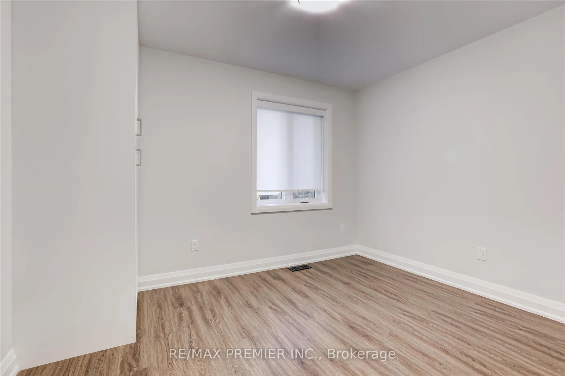 Photo 21 of 257 Westmount Avenue, Toronto, Oakwood Village — HOMEH