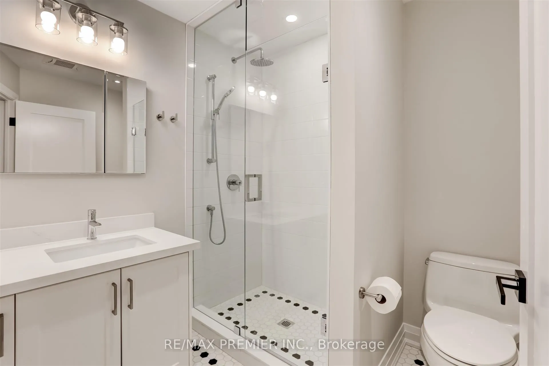 Photo 25 of 257 Westmount Avenue, Toronto, Oakwood Village — HOMEH