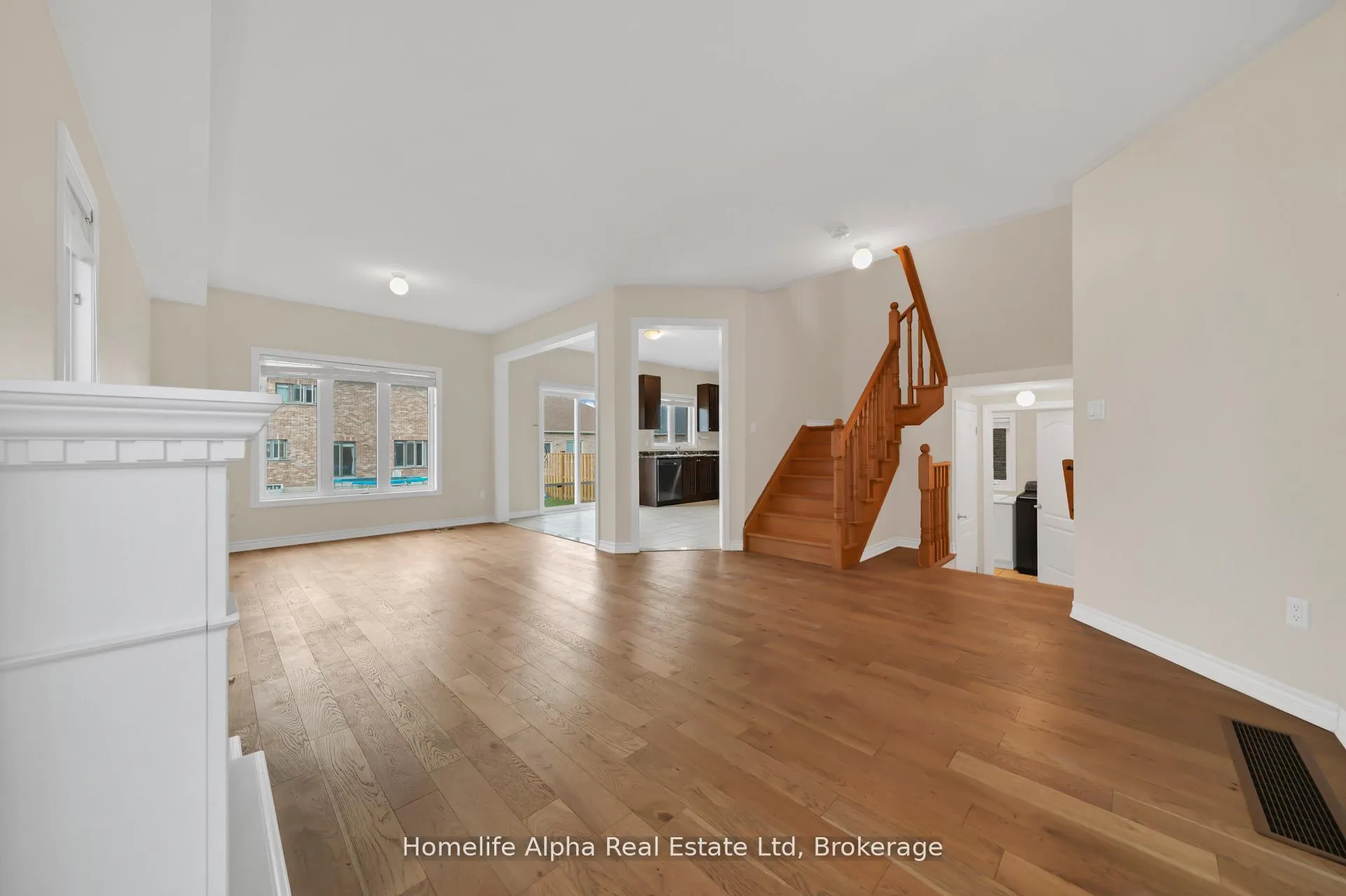 Photo 2 of 26 Jardine Street, Brock, Beaverton — HOMEH