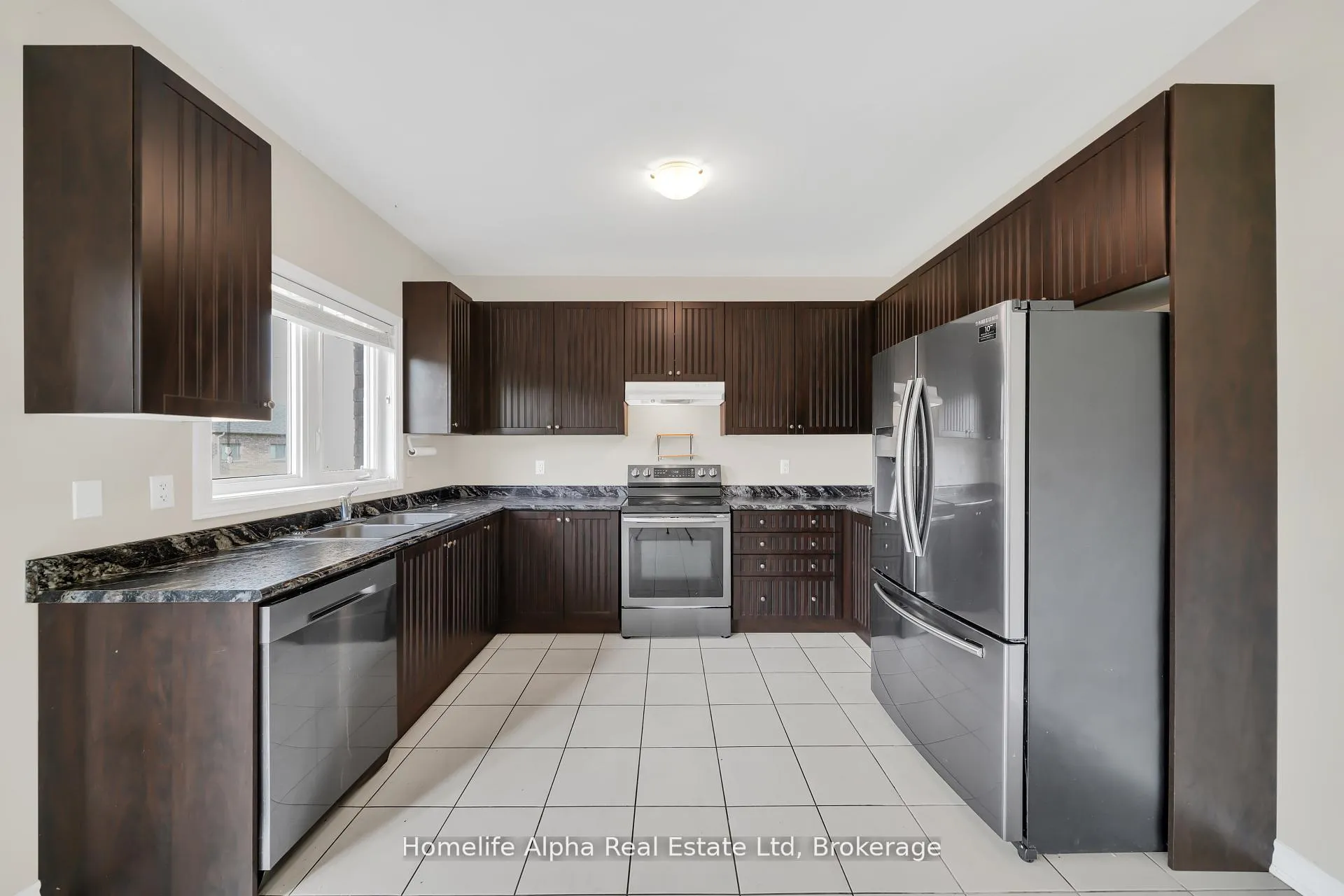 Photo 4 of 26 Jardine Street, Brock, Beaverton — HOMEH