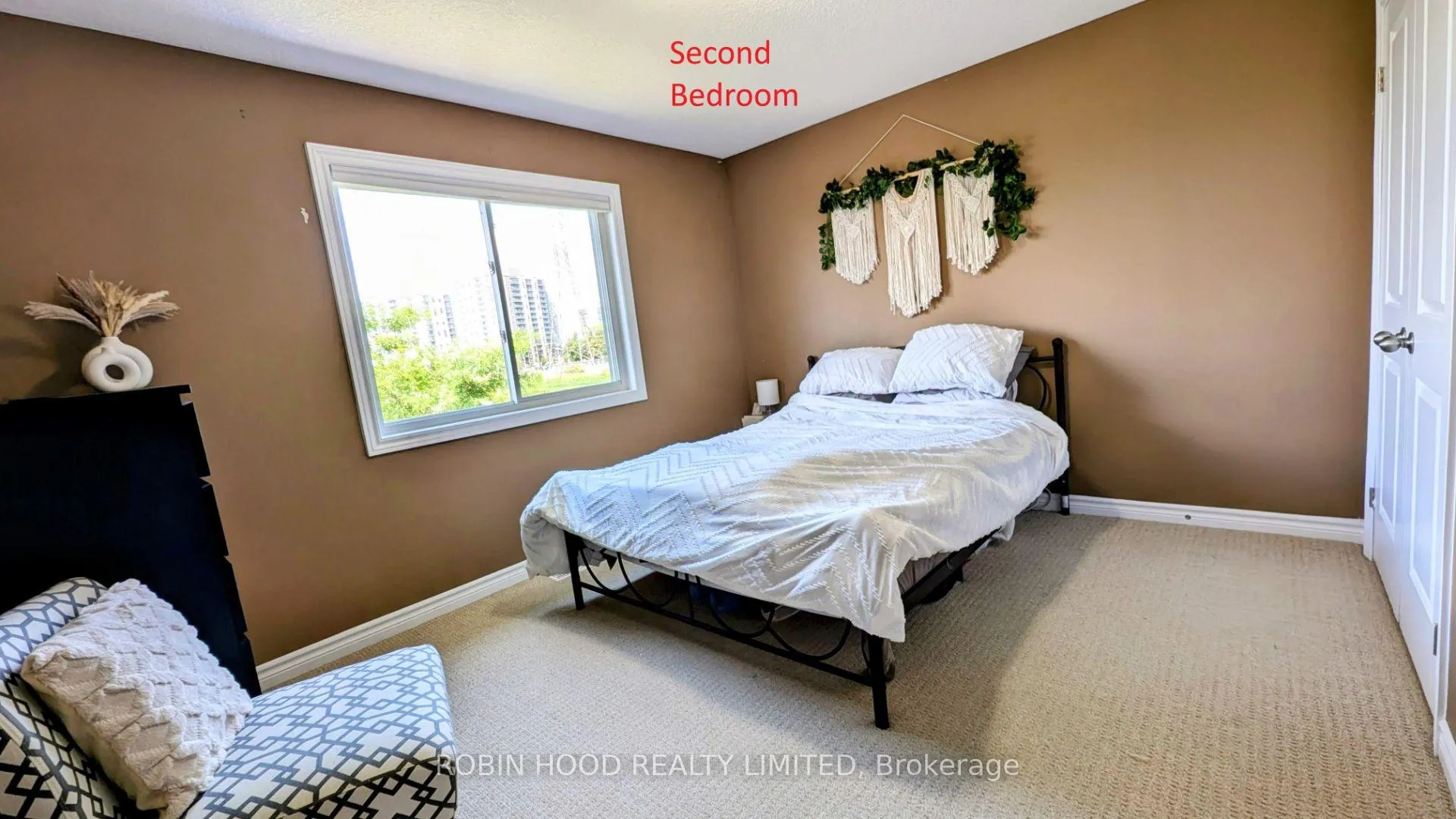 Photo 5 of Unit 2, 12 Rauch Court, Kitchener — HOMEH