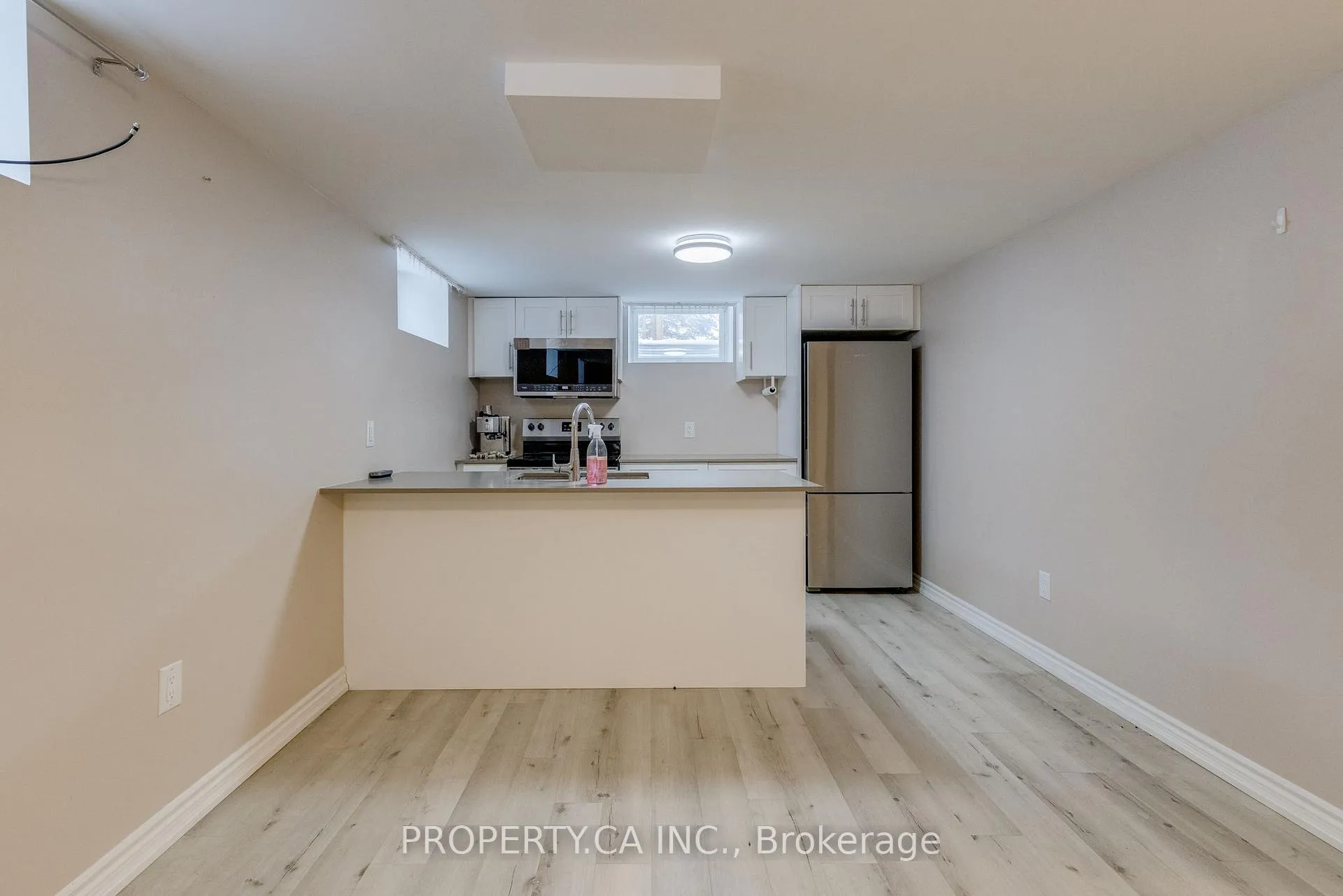 Photo 2 of 49 Arlington Boulevard, Kitchener, Stanley Park — HOMEH