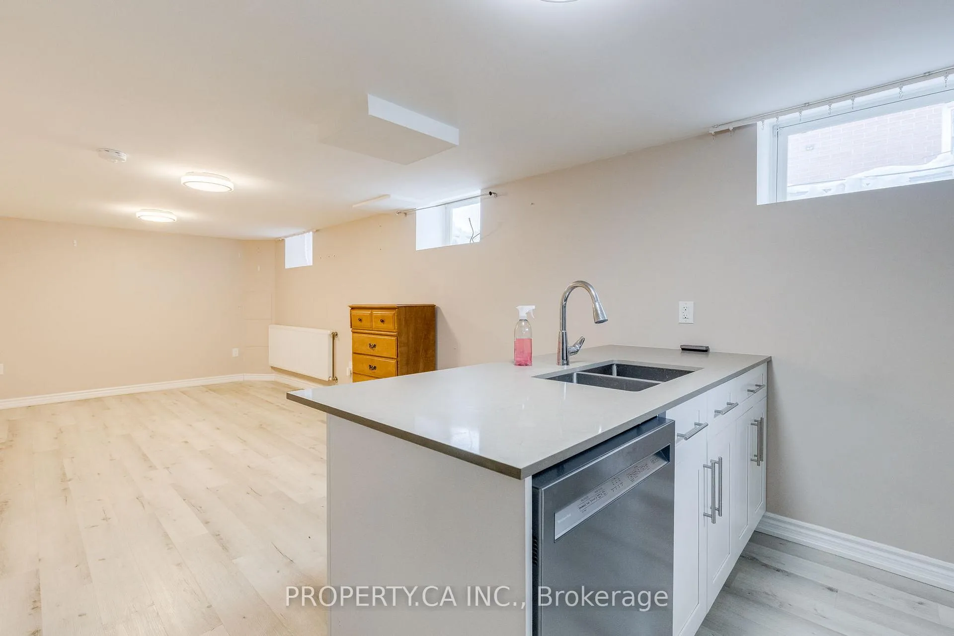 Photo 9 of 49 Arlington Boulevard, Kitchener, Stanley Park — HOMEH