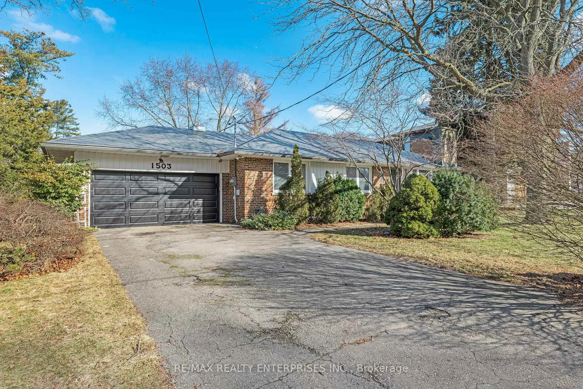 Front of 1503 Lochlin Trail
