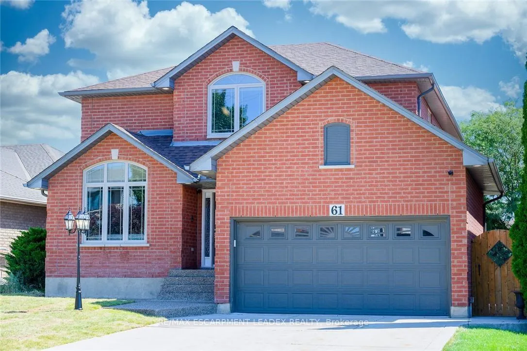 Photo 1 of 61 Hawkswood Trail, Hamilton, Carpenter — HOMEH