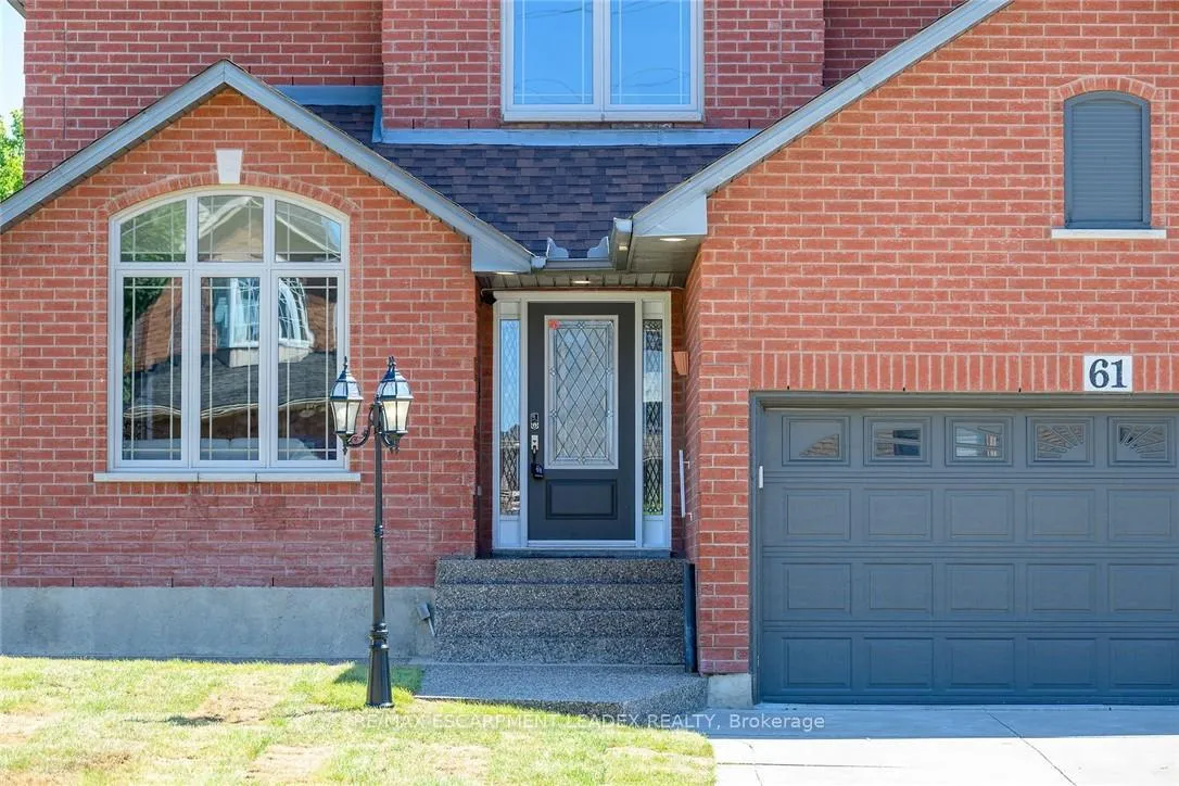Photo 2 of 61 Hawkswood Trail, Hamilton, Carpenter — HOMEH