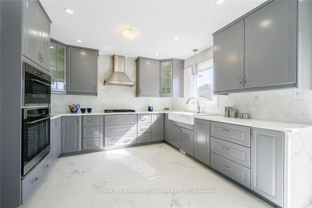 Photo 5 of 61 Hawkswood Trail, Hamilton, Carpenter — HOMEH
