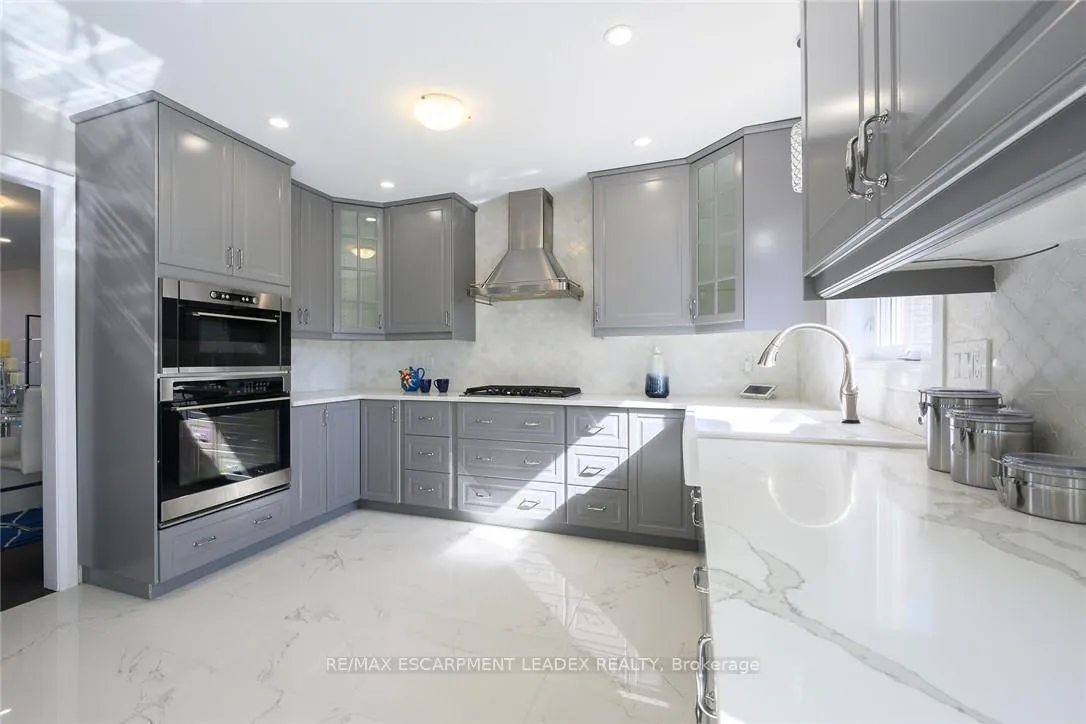 Photo 6 of 61 Hawkswood Trail, Hamilton, Carpenter — HOMEH