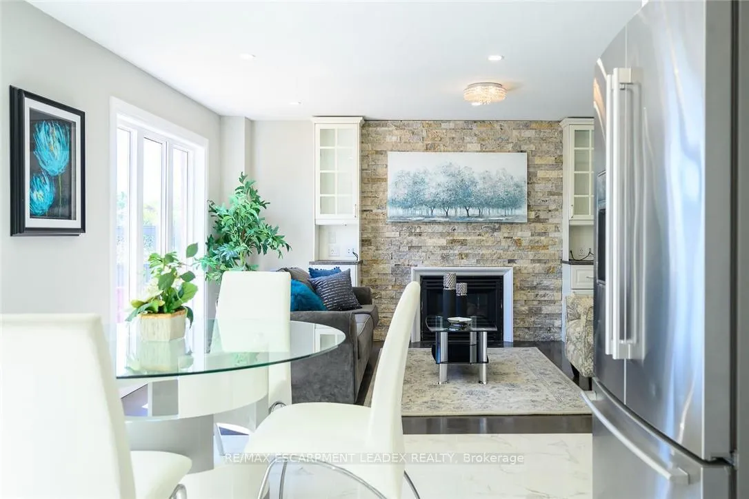 Photo 12 of 61 Hawkswood Trail, Hamilton, Carpenter — HOMEH