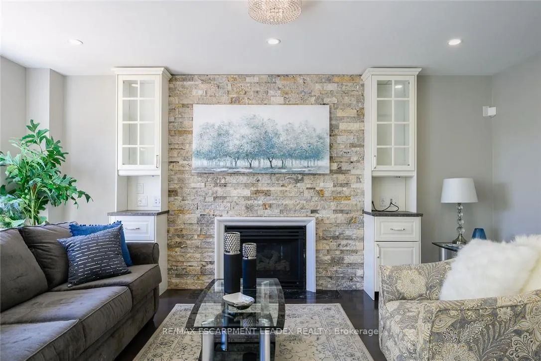 Photo 14 of 61 Hawkswood Trail, Hamilton, Carpenter — HOMEH