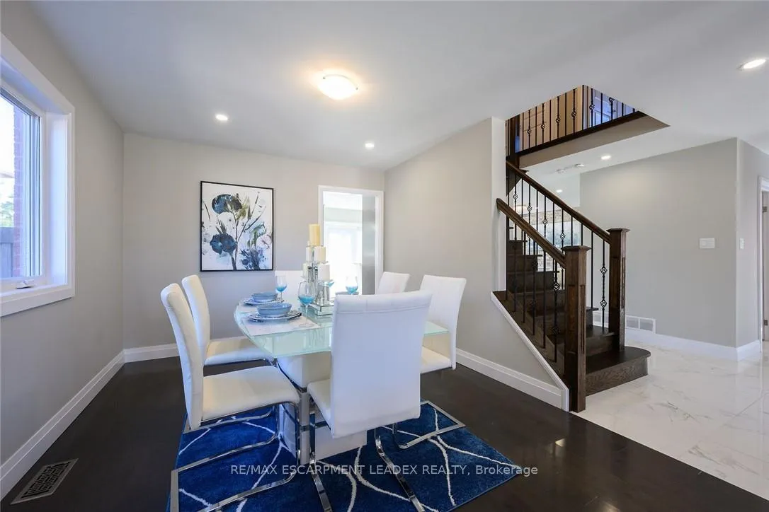 Photo 17 of 61 Hawkswood Trail, Hamilton, Carpenter — HOMEH