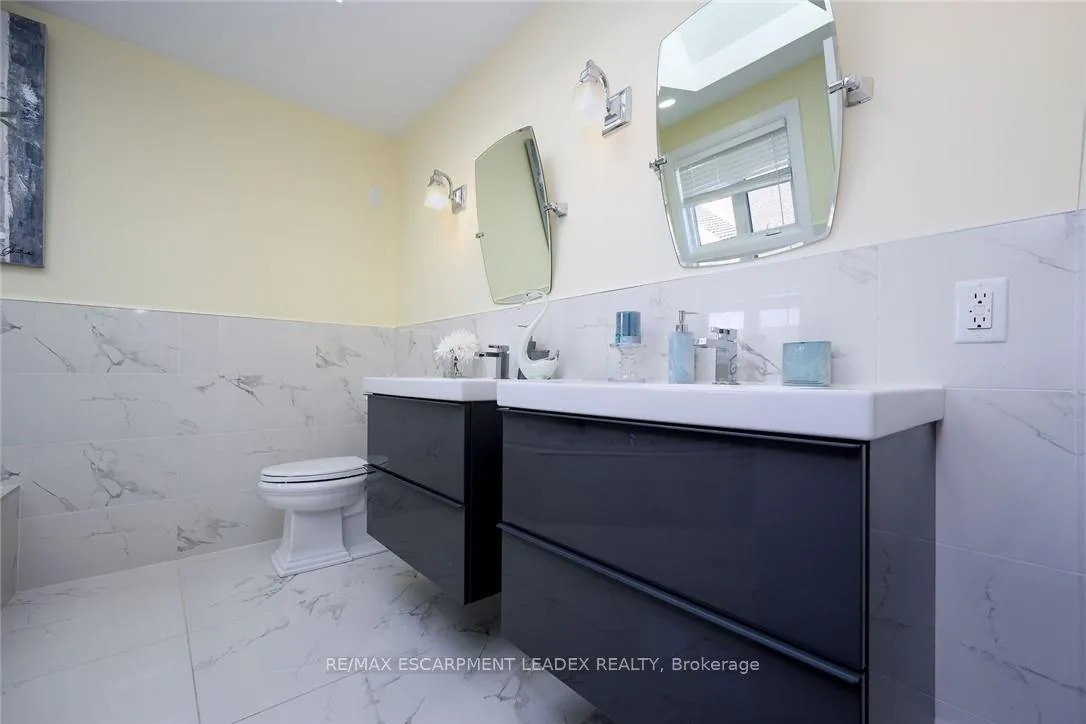 Photo 23 of 61 Hawkswood Trail, Hamilton, Carpenter — HOMEH