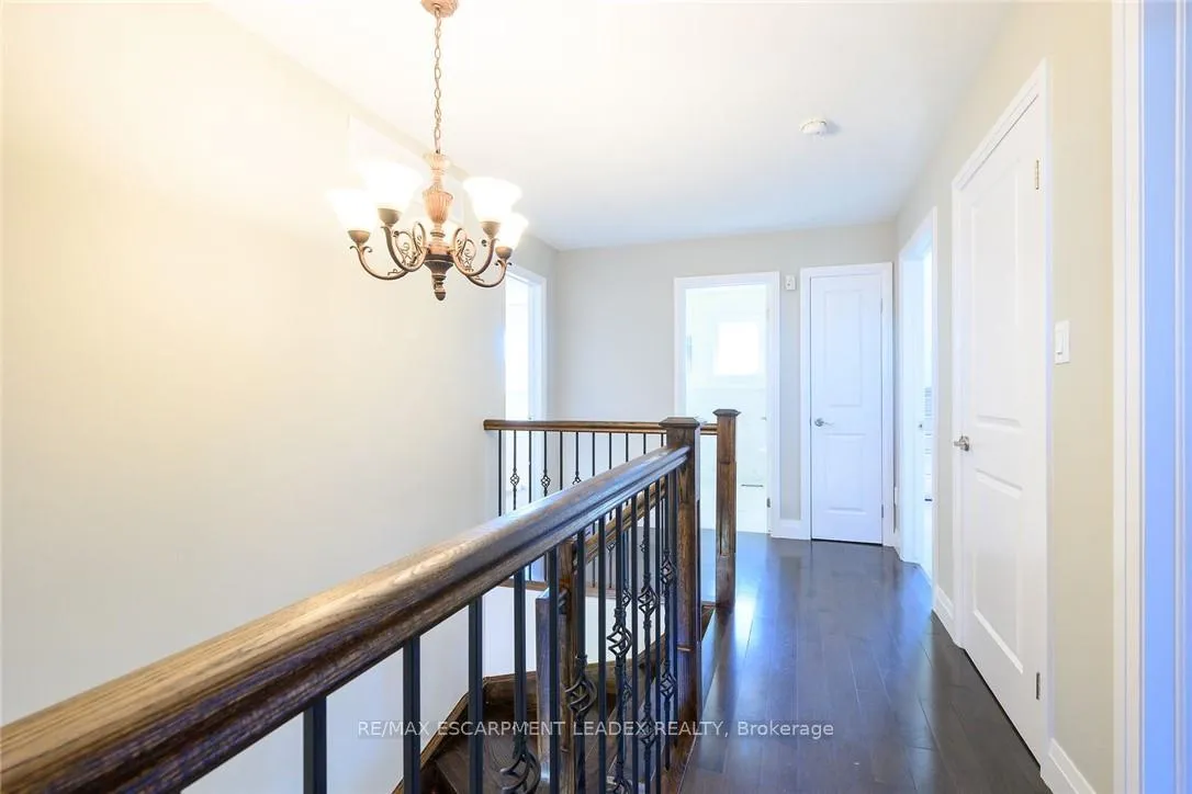 Photo 27 of 61 Hawkswood Trail, Hamilton, Carpenter — HOMEH