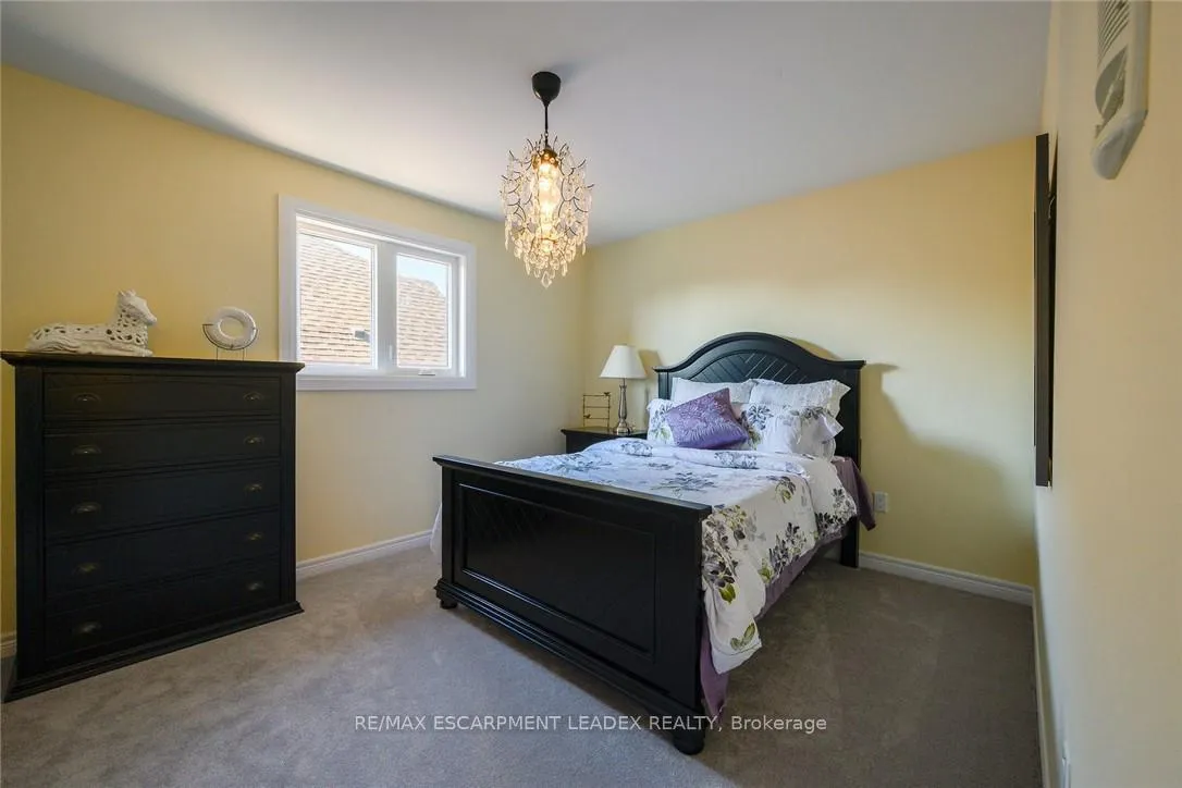 Photo 28 of 61 Hawkswood Trail, Hamilton, Carpenter — HOMEH