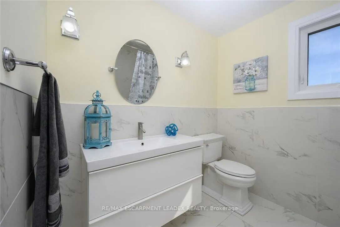 Photo 29 of 61 Hawkswood Trail, Hamilton, Carpenter — HOMEH