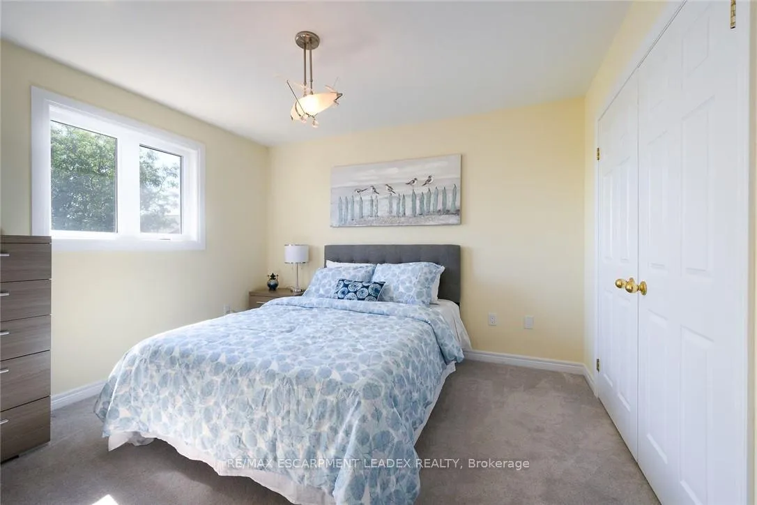 Photo 31 of 61 Hawkswood Trail, Hamilton, Carpenter — HOMEH