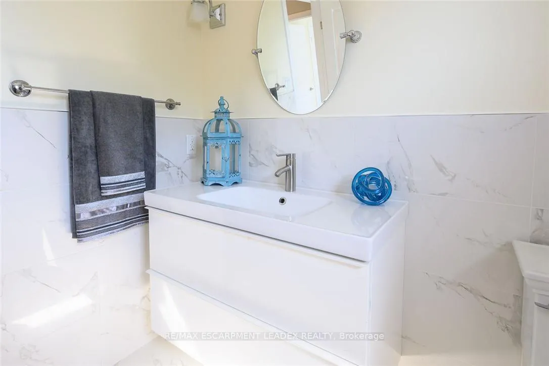 Photo 32 of 61 Hawkswood Trail, Hamilton, Carpenter — HOMEH