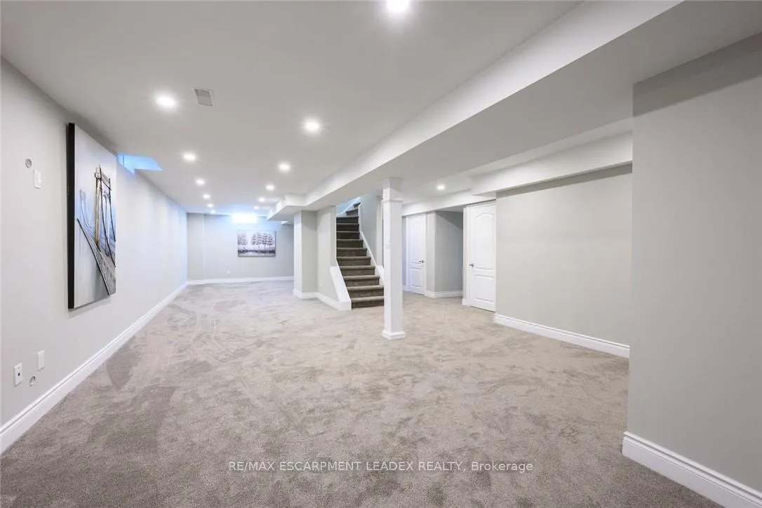 Photo 36 of 61 Hawkswood Trail, Hamilton, Carpenter — HOMEH