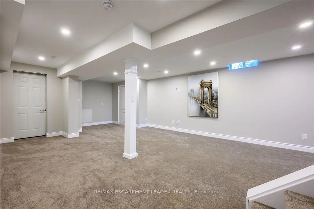 Photo 37 of 61 Hawkswood Trail, Hamilton, Carpenter — HOMEH