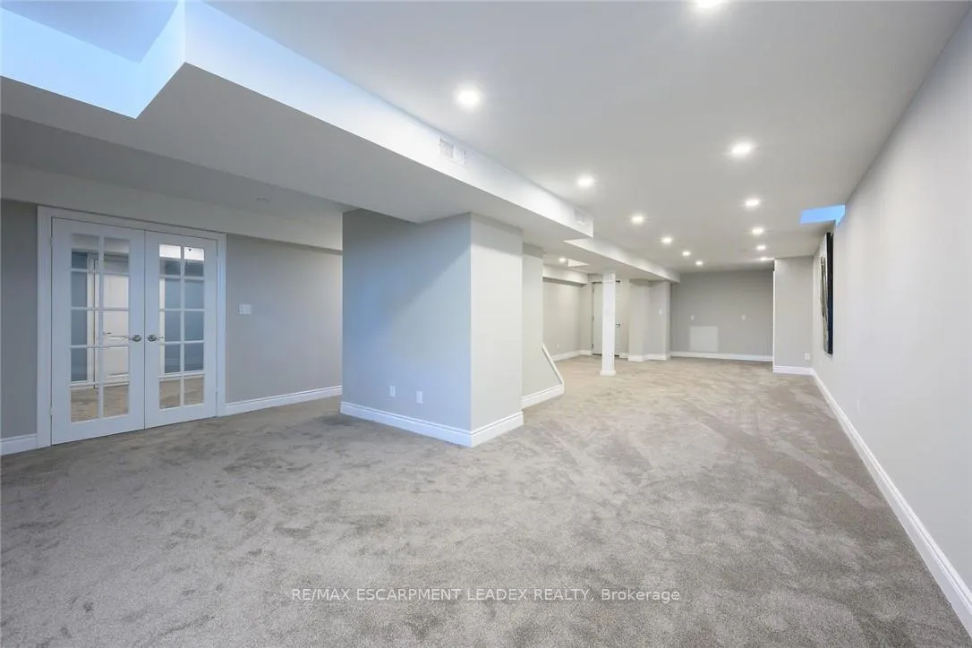 Photo 38 of 61 Hawkswood Trail, Hamilton, Carpenter — HOMEH