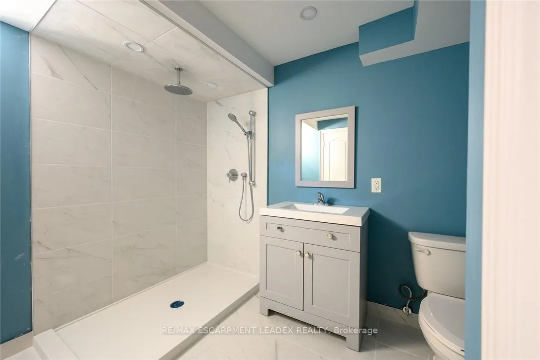 Photo 41 of 61 Hawkswood Trail, Hamilton, Carpenter — HOMEH