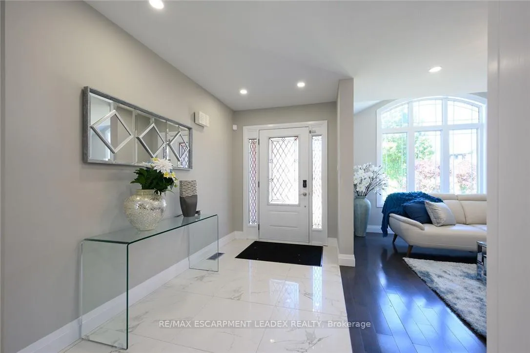 Photo 42 of 61 Hawkswood Trail, Hamilton, Carpenter — HOMEH