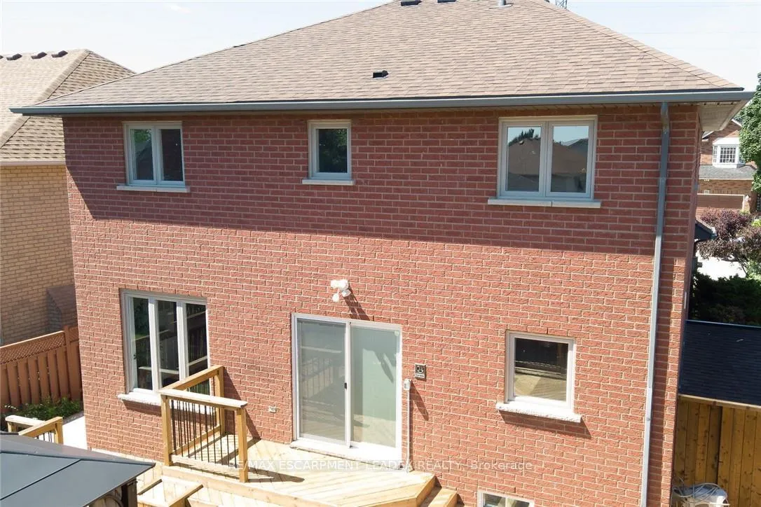 Photo 43 of 61 Hawkswood Trail, Hamilton, Carpenter — HOMEH