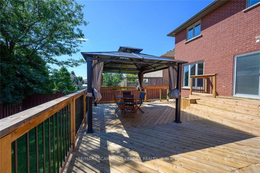 Photo 45 of 61 Hawkswood Trail, Hamilton, Carpenter — HOMEH