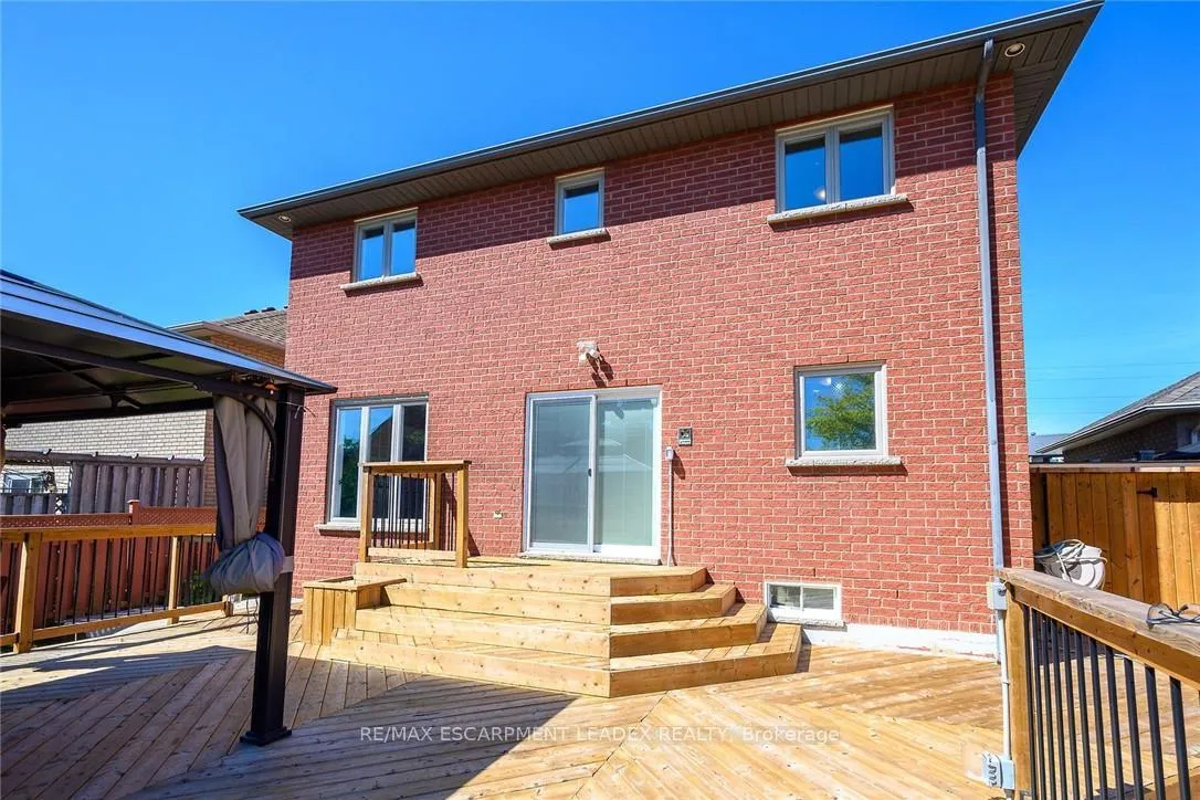 Photo 46 of 61 Hawkswood Trail, Hamilton, Carpenter — HOMEH