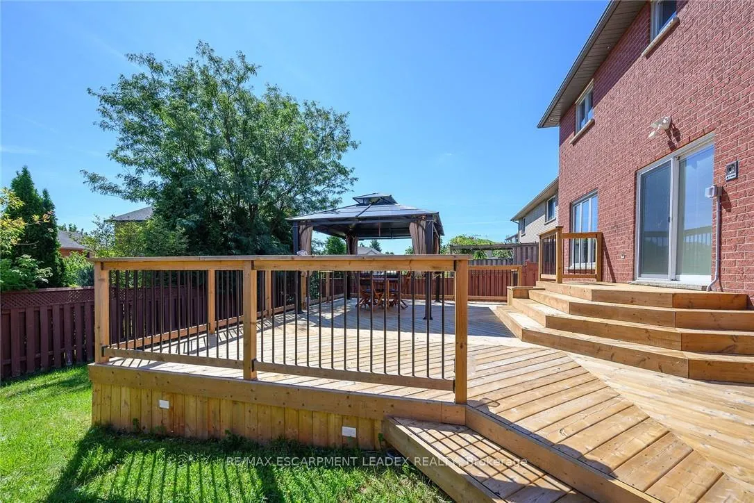Photo 48 of 61 Hawkswood Trail, Hamilton, Carpenter — HOMEH
