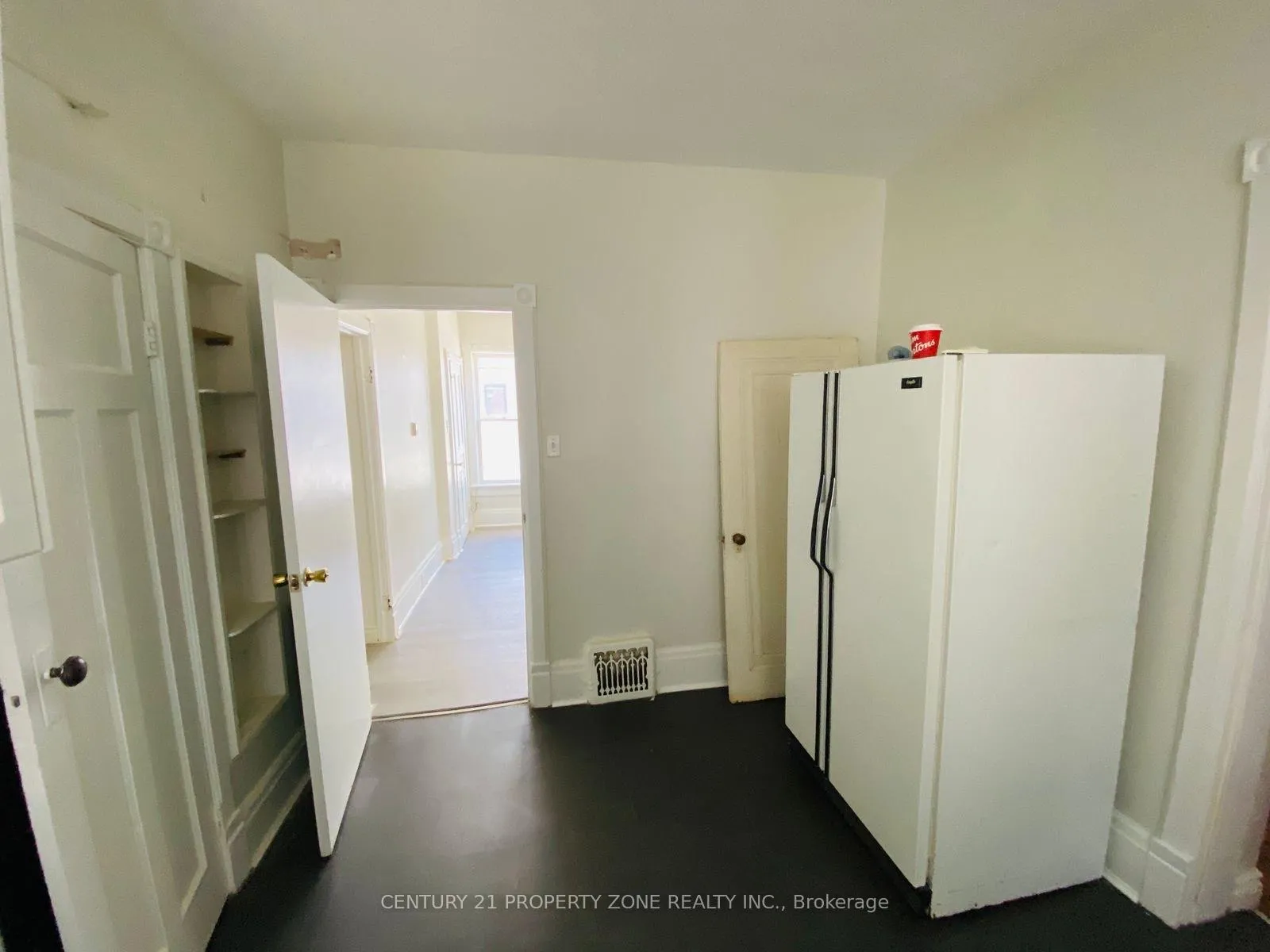 Photo 3 of Unit Main, 25 Peter Street, Kitchener — HOMEH