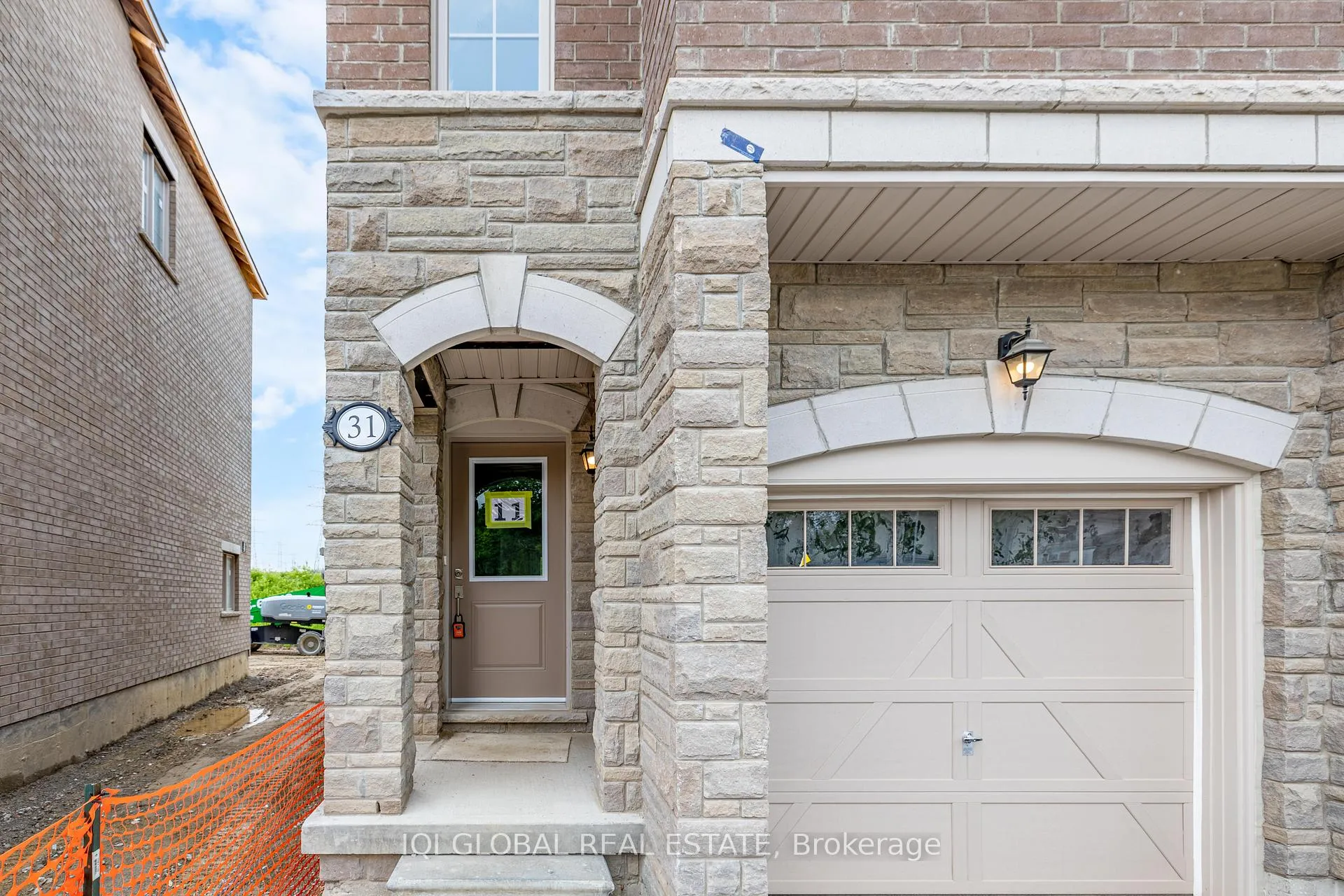 Photo 3 of 31 Coote Court, Ajax, Northwest Ajax — HOMEH