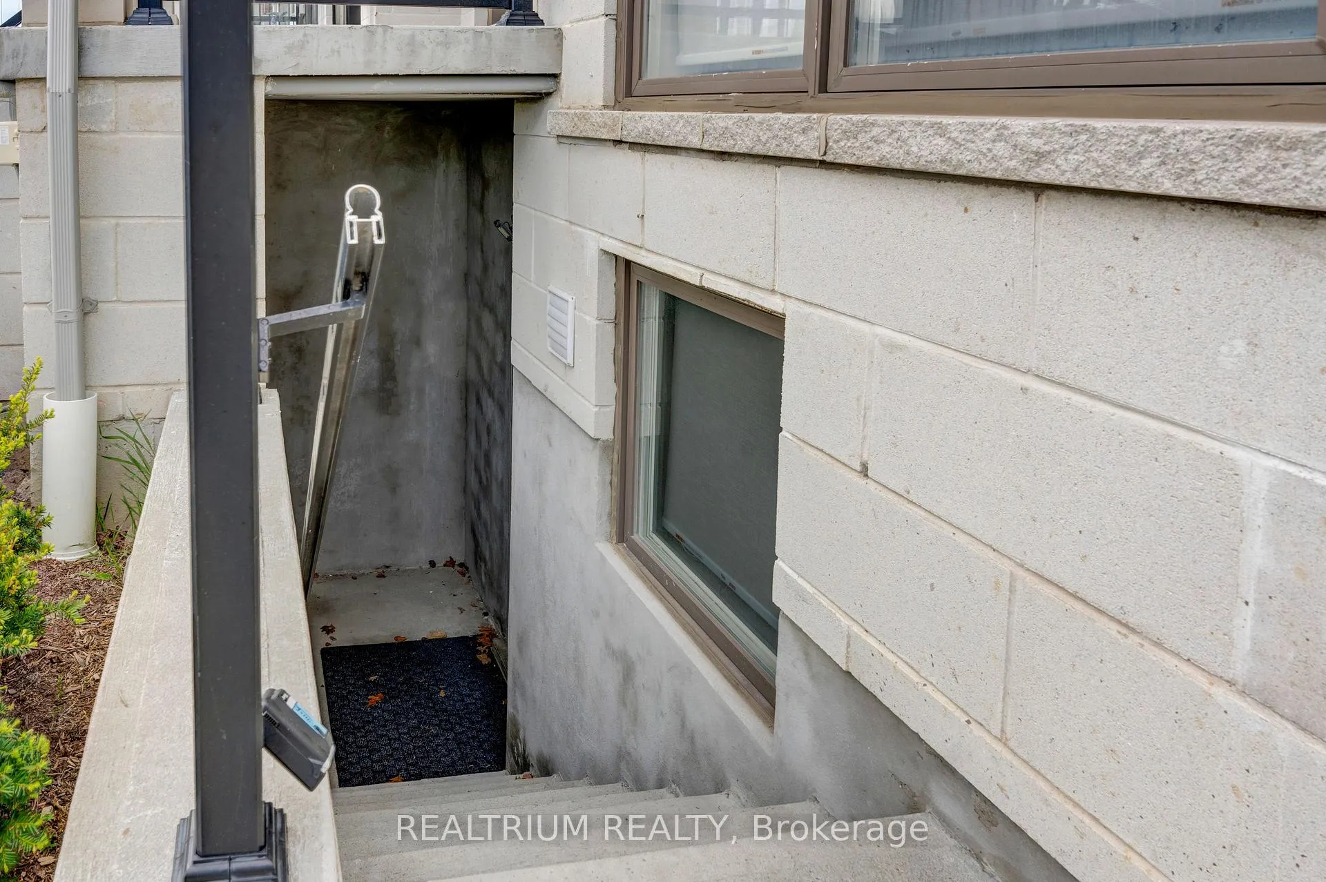 Photo 3 of Unit Lower, 36 Wuhan Lane, Markham, Wismer — HOMEH