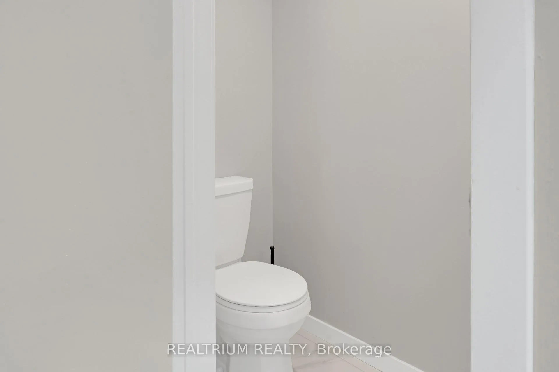Photo 8 of Unit Lower, 36 Wuhan Lane, Markham, Wismer — HOMEH