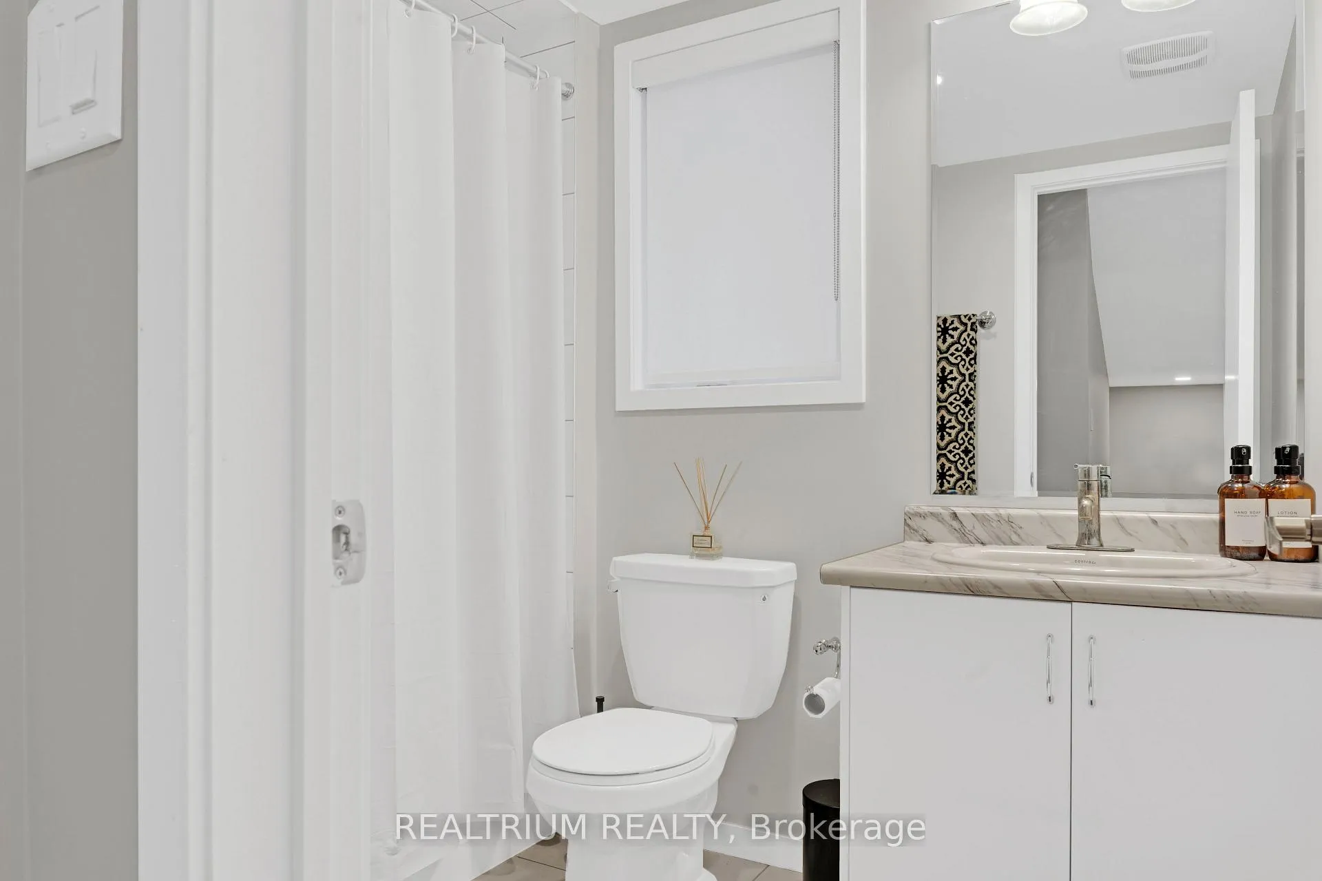 Photo 17 of Unit Lower, 36 Wuhan Lane, Markham, Wismer — HOMEH