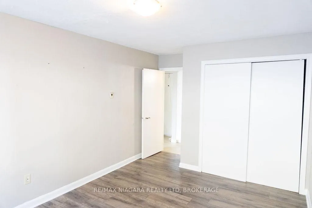 Photo 10 of Unit Unit 4, 27 Main Street, St. Catharines, Port Dalhousie — HOMEH