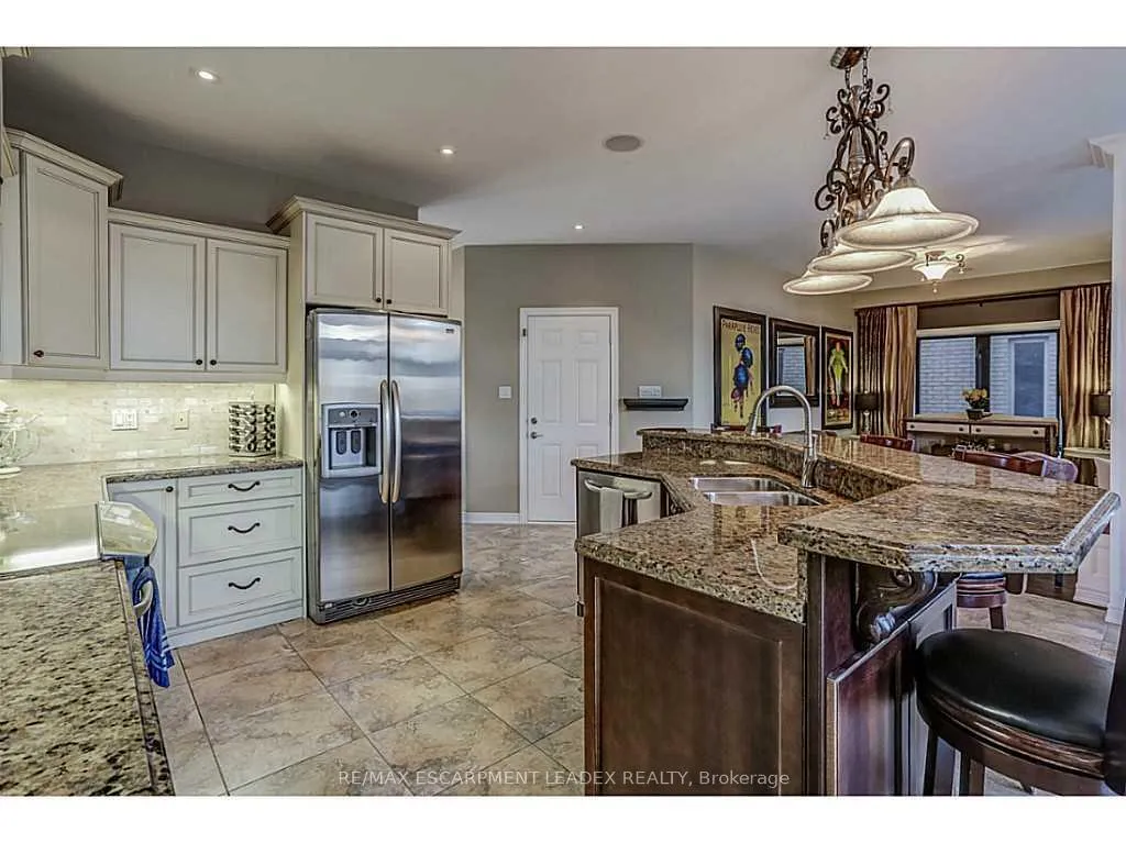 Photo 6 of Unit Main, 20 Chambers Drive, Hamilton, Ancaster — HOMEH