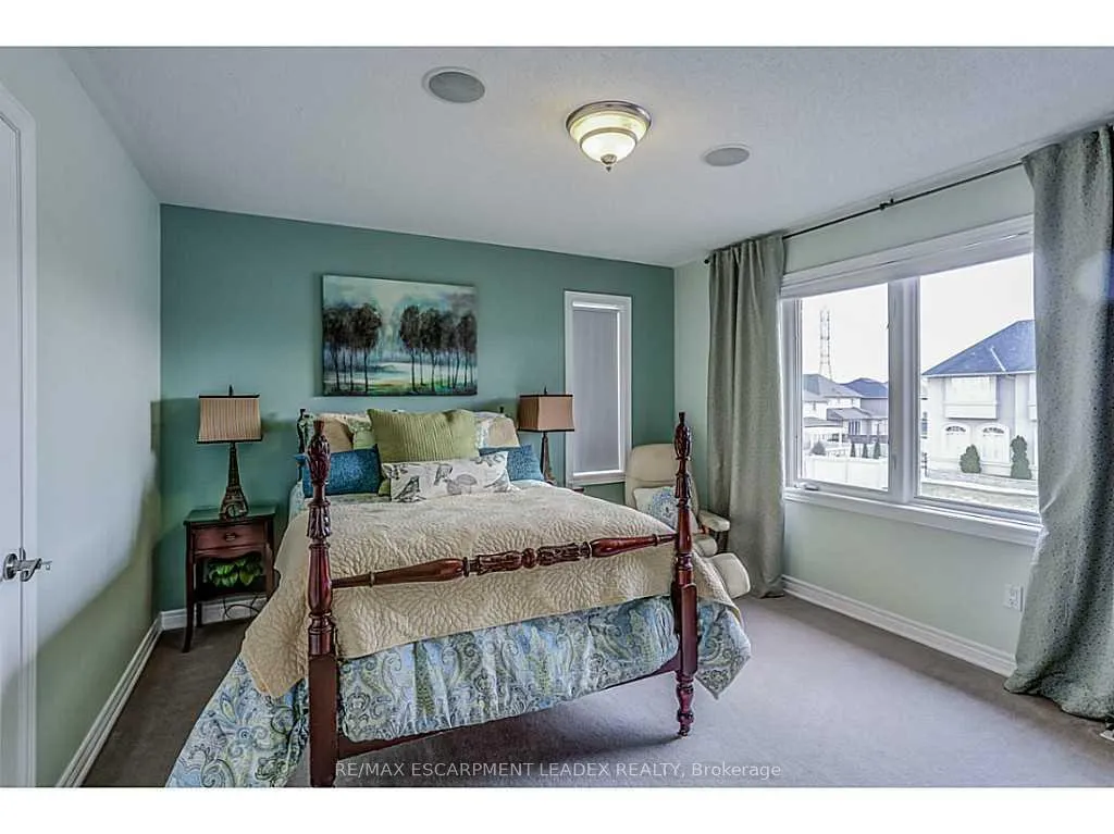 Photo 17 of Unit Main, 20 Chambers Drive, Hamilton, Ancaster — HOMEH